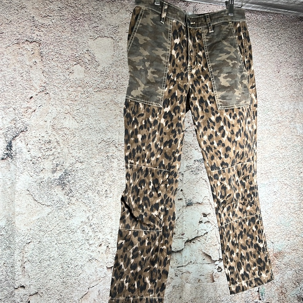 CURRENT/ELLIOTT The Clean Weslan Pantsin Camo Leopard Cropped pants size 26 A107 - Picture 3 of 5